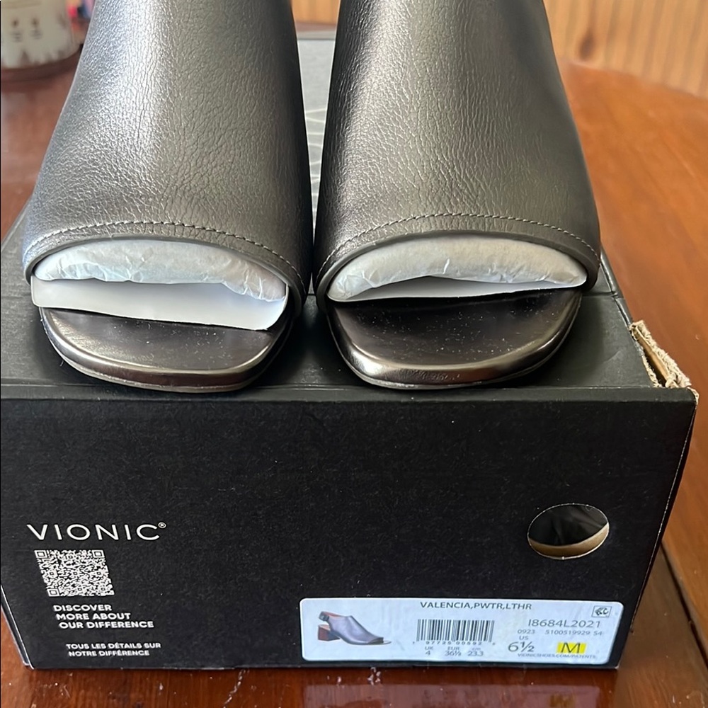 Vionic Dark Gray Peep Toe Heels
